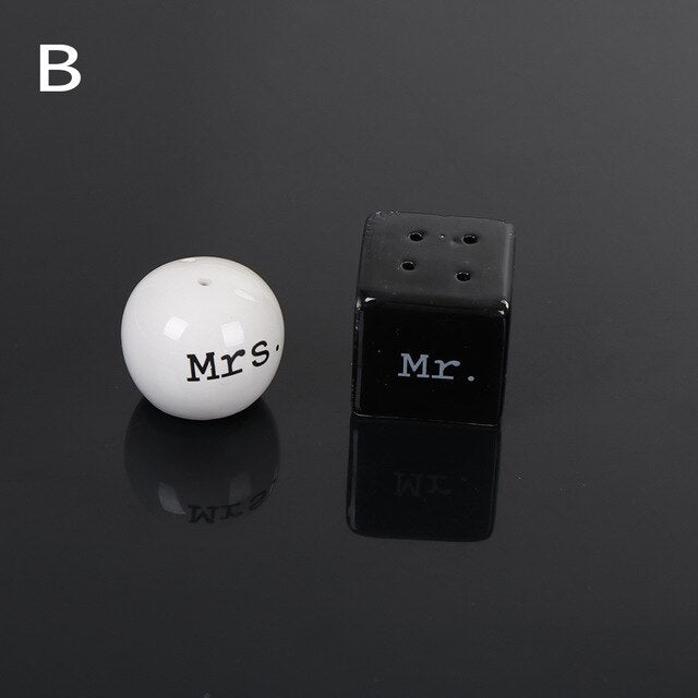 Wedding Party Favors black white Wedding Gift Wedding Heart Ceramic Mr. and Mrs. Salt Pepper Shakers Canister Set